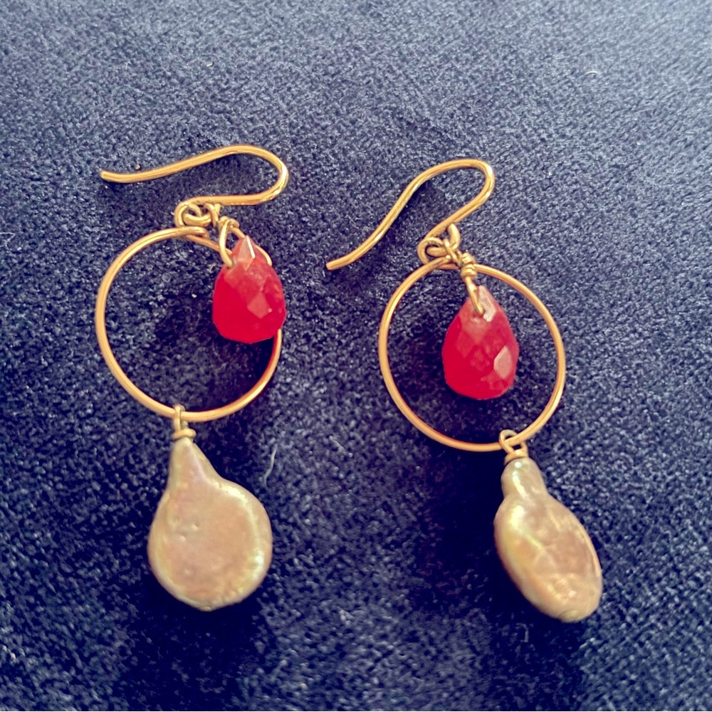 Gold wire with red stone and grey pearl drop earrings